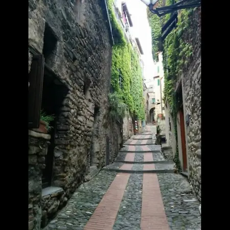 Charming Castle S In דולצ'אקווה